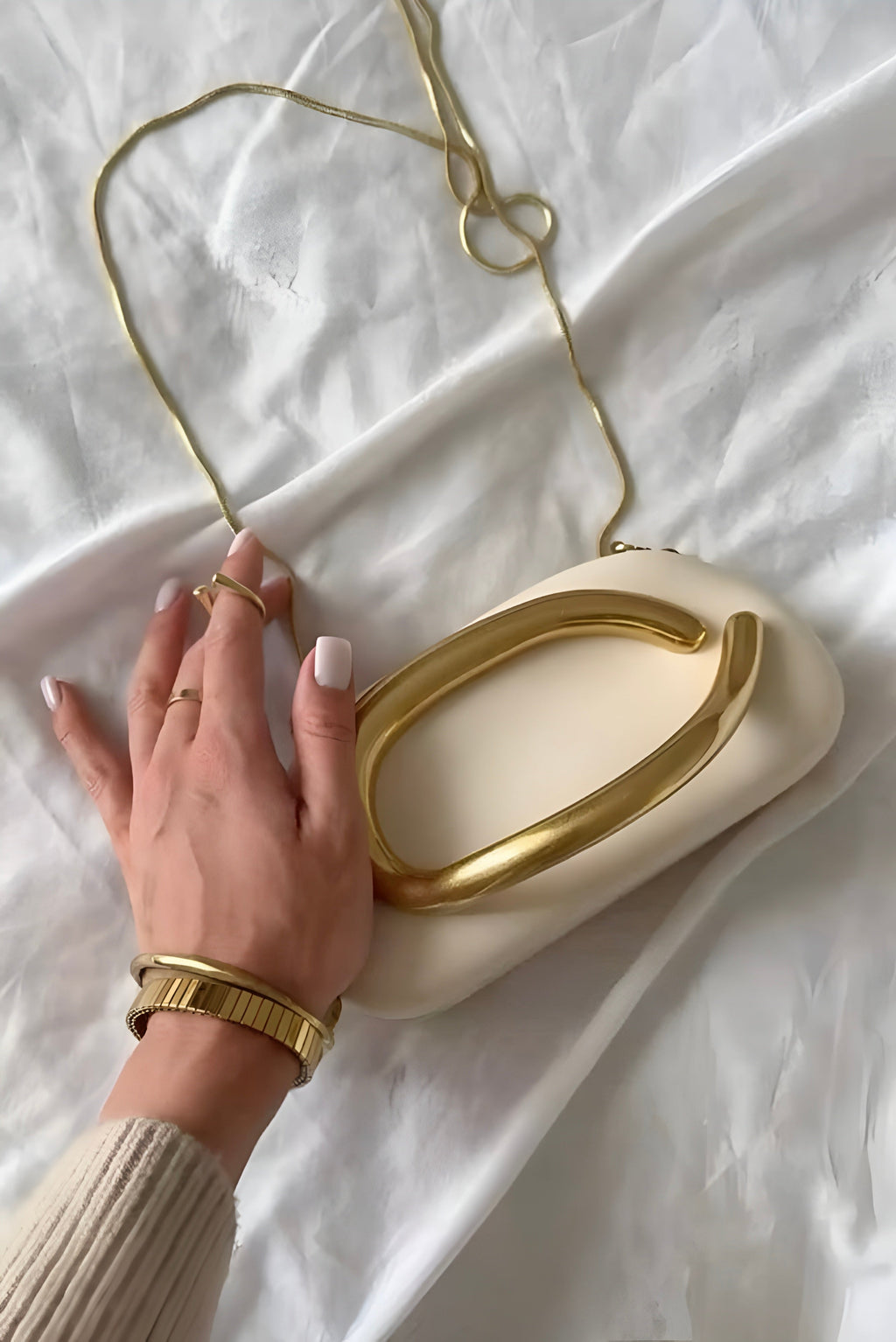 ZARA INSPIRED VIRAL CLUTCH with chain - White