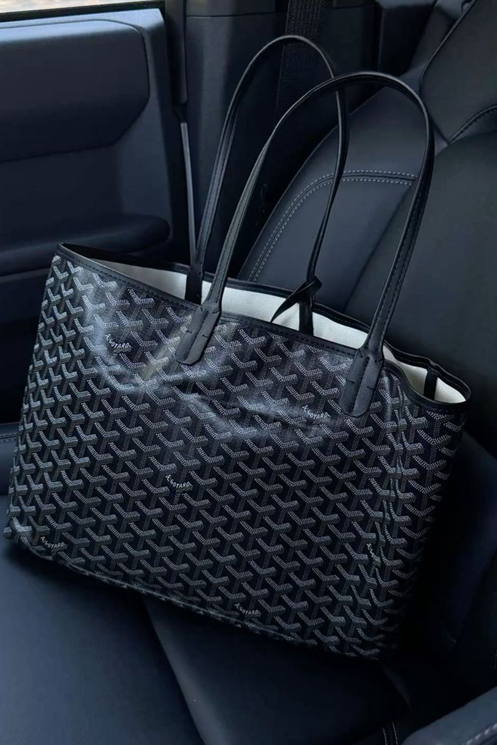 Goyard Tote Bag – Black (Large With Pouch)
