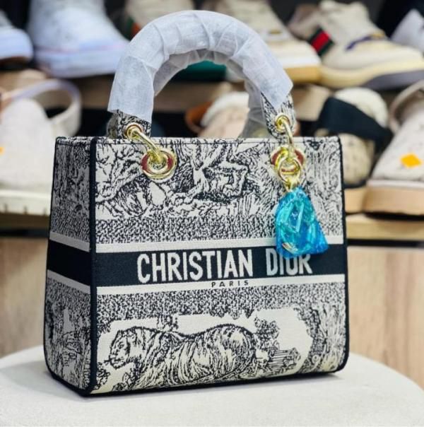 CHRISTIAN DIOR HANDBAG