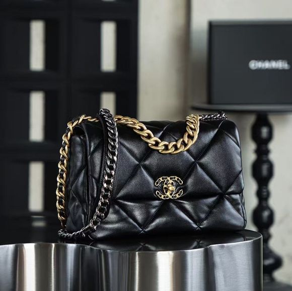 CHANEL Crossbody bag