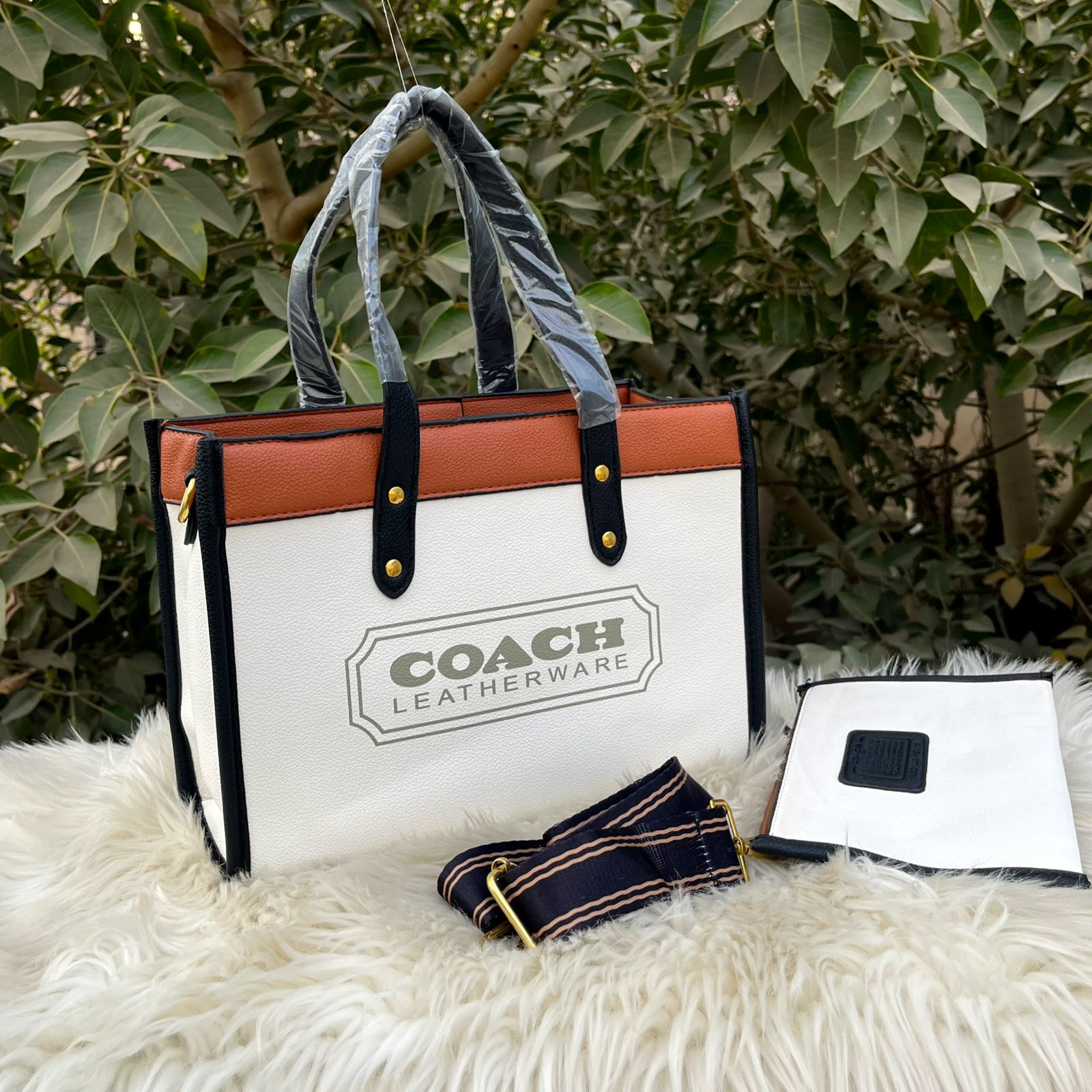 COACH FIELD TOTE 30 BAG
