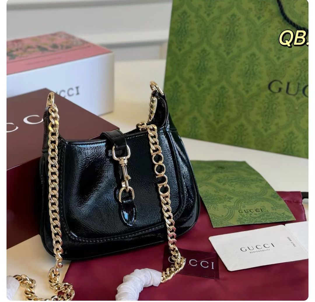 Gucci Chain Shoulder Bag